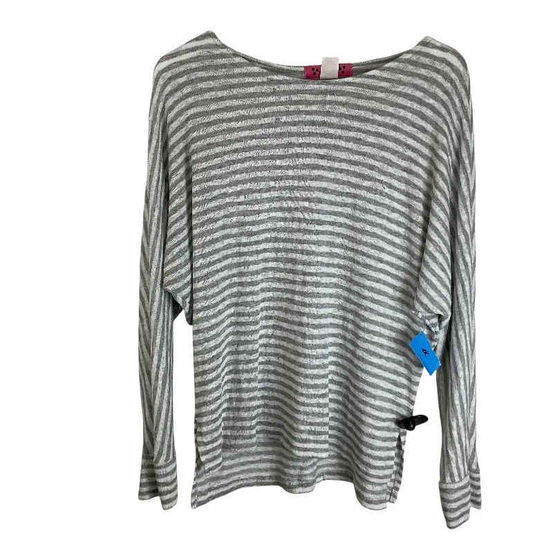 Top Long Sleeve Basic By Almost Famous In Grey, Size: M