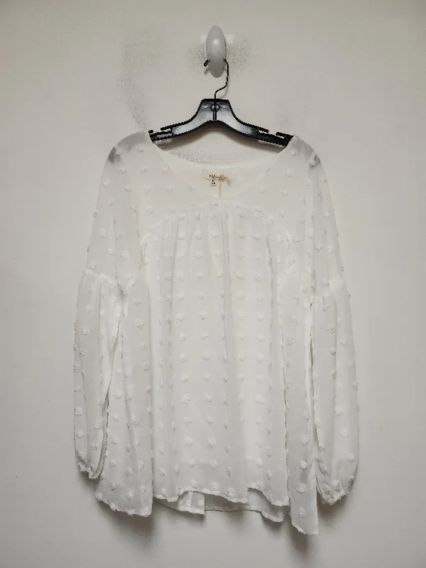 Top Long Sleeve By Clothes Mentor In White, Size: M