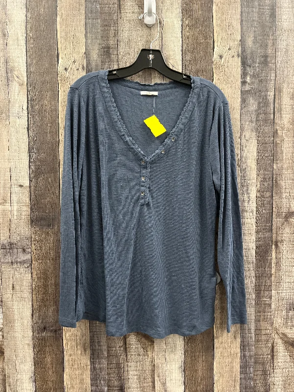 Top Long Sleeve By Maurices In Blue, Size: Xl